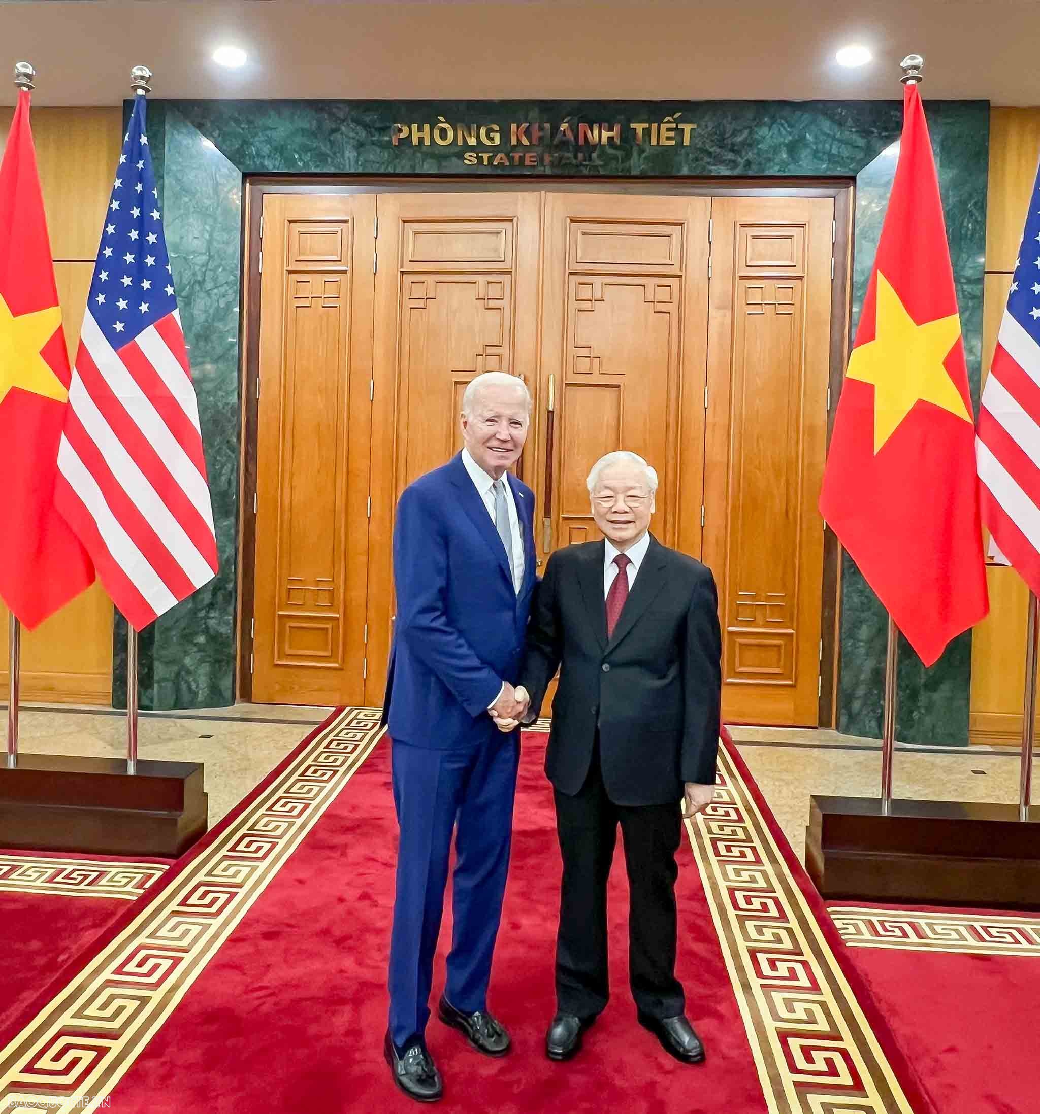 Đây là lần đầu tiên một Tổng thống Hoa Kỳ thăm cấp Nhà nước theo lời mời của Tổng Bí thư Đảng Cộng sản Việt Nam và cũng là lần đầu tiên, cả Tổng thống và Phó Tổng thống Hoa Kỳ cùng thăm Việt Nam trong một nhiệm kỳ.
