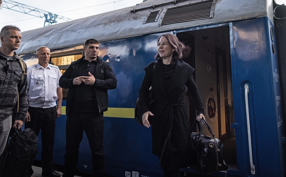 (09.11) Ngoại trưởng Đức Annalena Baerbock đã có chuyến thăm bất ngờ tới Kiev, Ukraine. (Nguồn: Getty Images)