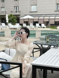 Sao Việt: Huyền Lizzie khoe vai trần sexy, Á hậu Trịnh Thùy Linh đón tuổi 21