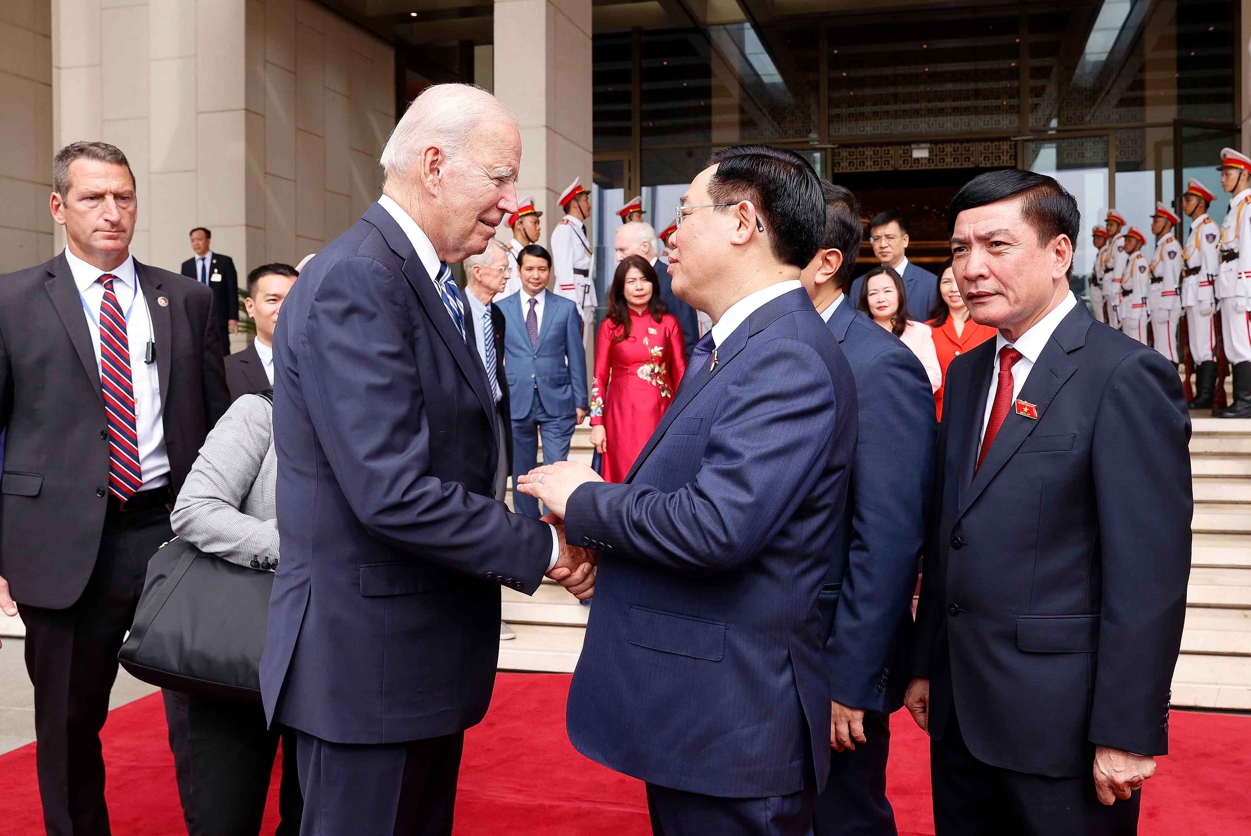 Tổng thống Joe Biden bày tỏ chào mừng và mong muốn sớm được gặp Chủ tịch Quốc hội Vương Đình Huệ tại Thủ đô Washington DC.