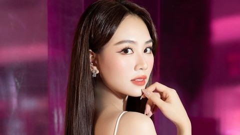Hoa hậu Mai Phương ngày càng xinh đẹp, gợi cảm