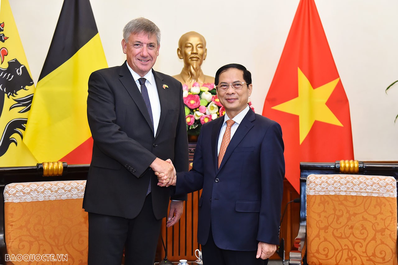 Bộ trưởng - Thủ hiến vùng Flanders dẫn đoàn 30 doanh nghiệp lớn của Bỉ thăm Việt Nam