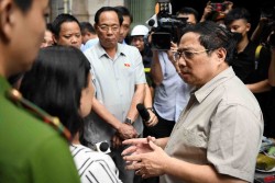 Thủ tướng kiểm tra hiện trường, thăm các nạn nhân đang cấp cứu sau vụ cháy chung cư mini ở Thanh Xuân, Hà Nội