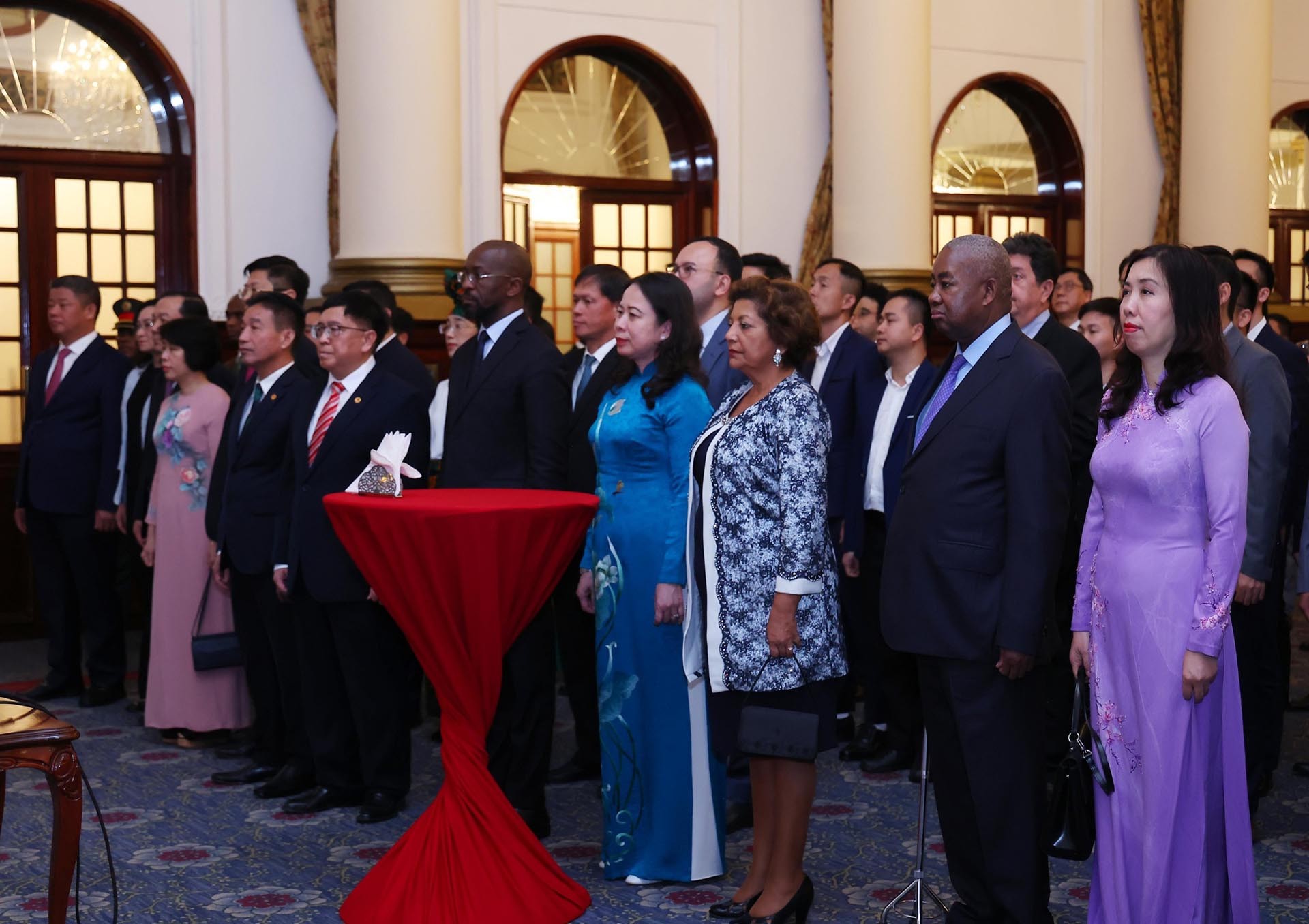 Phó Chủ tịch nước Võ Thị Ánh Xuân và các đại biểu dự lễ kỷ niệm. (Nguồn: TTXVN)