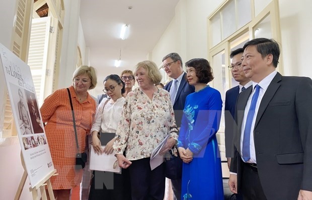 Photo exhibition honours French scientist Louis Pasteur | Health | Vietnam+ (VietnamPlus)