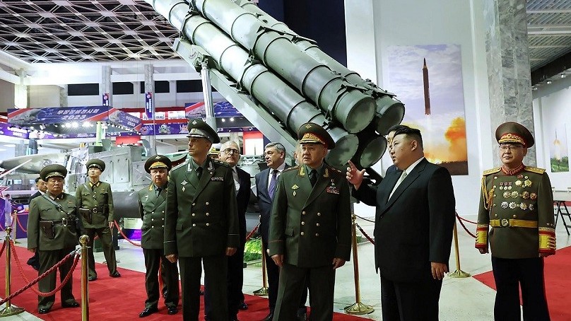 Nga-Triều Tiên tăng cường hợp tác quốc phòng hậu Thượng đỉnh, Mỹ-Hàn Quốc như 'ngồi trên đống lửa'