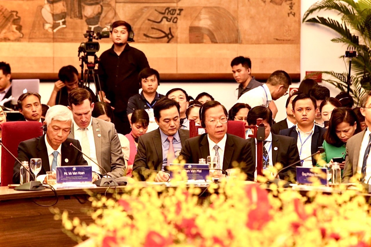 Lãnh đạo TP. Hồ Chí Minh tổ chức 'tiệc trà', đối thoại cùng 100 CEO hàng đầu thế giới về tăng trưởng xanh