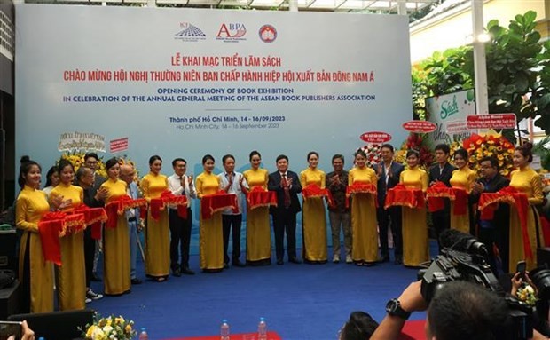 Exhibition of books on President Ho Chi Minh, Party and State leaders in HCM City