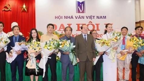 Lần đầu tiên tổ chức Hội nghị Đại biểu nhà văn lão thành Việt Nam