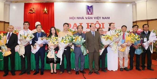 Lần đầu tiên tổ chức Hội nghị Đại biểu nhà văn lão thành Việt Nam