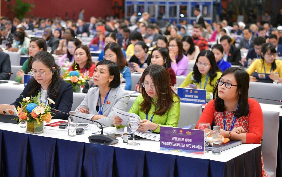 Nhiều đại biểu nữ tham dự Hội nghị. (Ảnh: TC)
