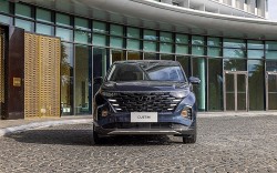 Cận cảnh Hyundai Custin vừa ra mắt thị trường Việt Nam, giá từ 850 triệu đồng