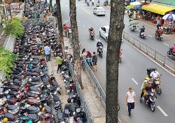 TP. Hồ Chí Minh dự kiến thu phí sử dụng lòng đường, hè phố từ đầu năm 2024