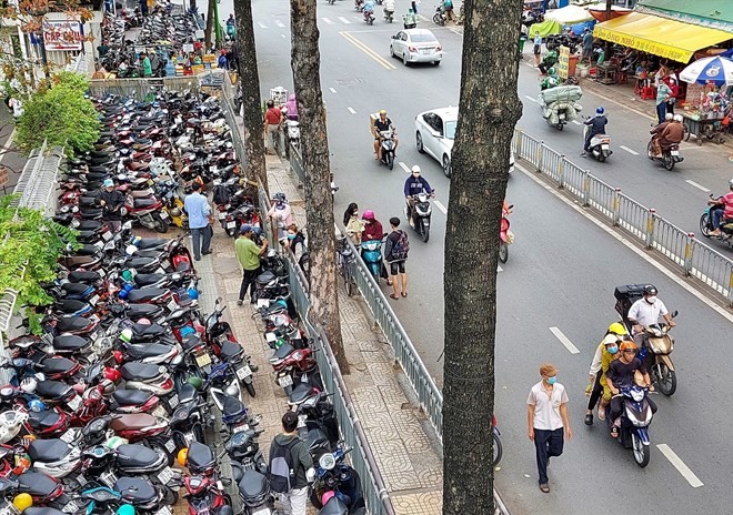 Tp. Hồ Chí Minh dự kiến thu phí sử dụng lòng đường, hè phố từ đầu năm 2024