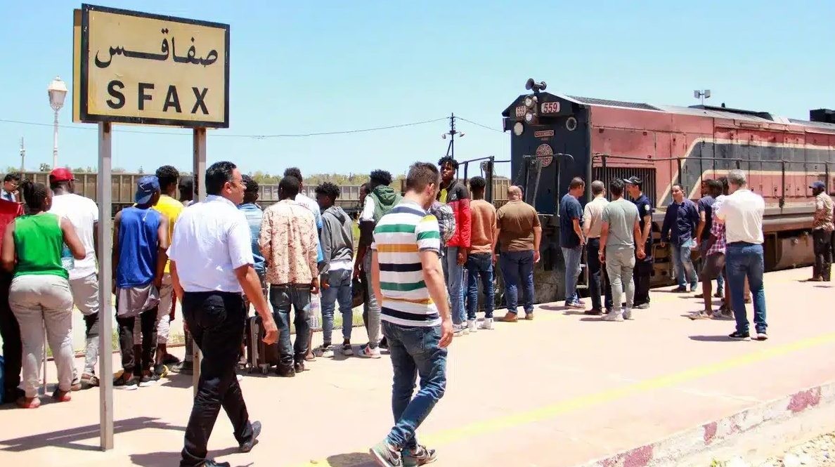 Cơ quan an ninh Tunisia phát động một chiến dịch an ninh ở tỉnh Sfax phía Đông Nam nhằm ngăn chặn làn sóng nhập cư bất hợp pháp. (Nguồn: Getty)