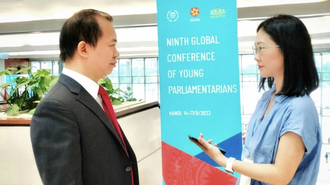 Đại biểu Quốc hội Bùi Hoài Sơn: Phát huy vai trò nghị sĩ trẻ trong giải quyết các thách thức về văn hóa số
