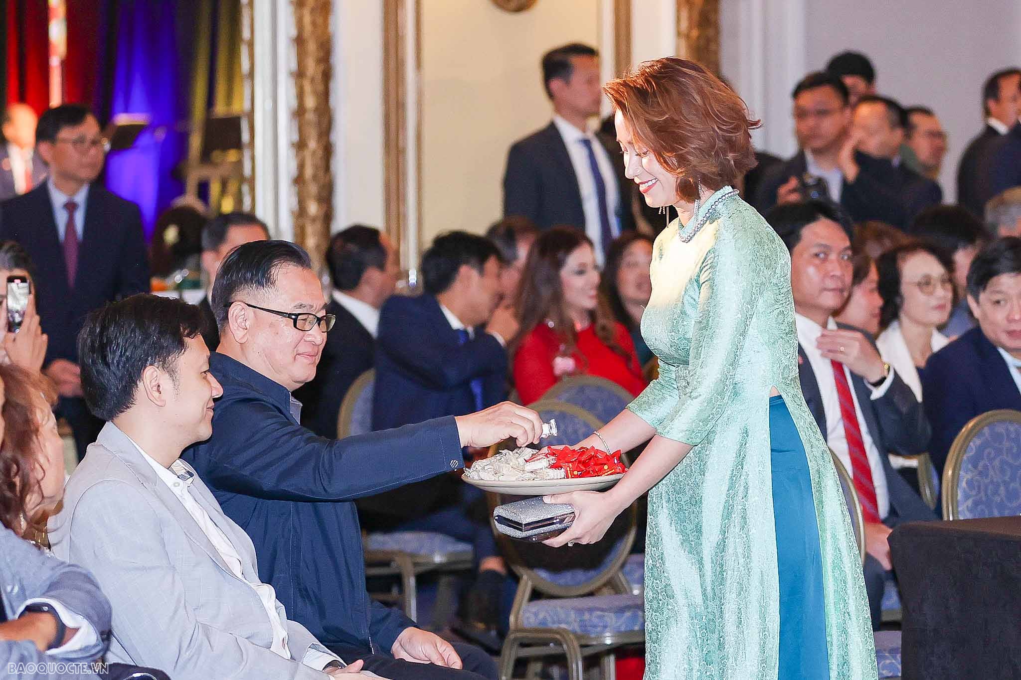 Người Việt trẻ ở Hoa Kỳ sẵn sàng cùng đất nước đào tạo nguồn nhân lực công nghệ chất lượng cao Người Việt ở Hoa Kỳ sẵn sàng cùng đất nước đào tạo nguồn nhân lực công nghệ chất lượng cao