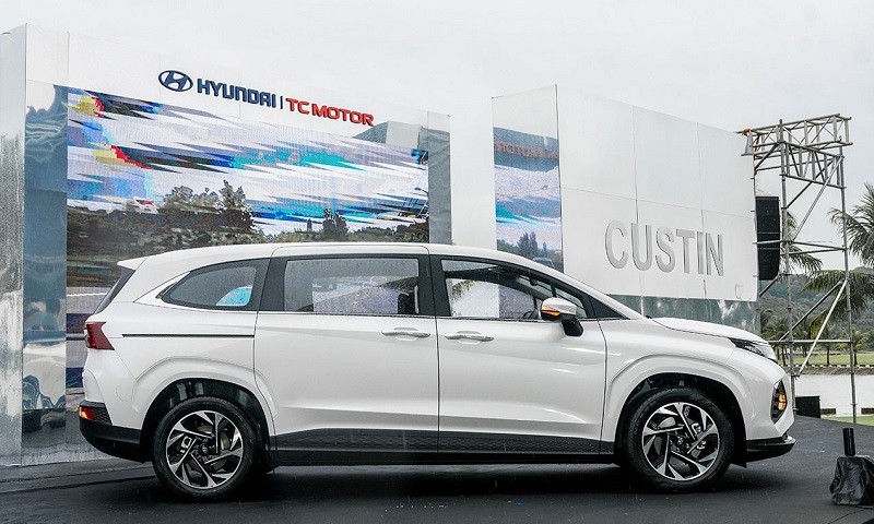Cận cảnh Hyundai Custin 2.0T vừa ra mắt, giá 999 triệu đồng