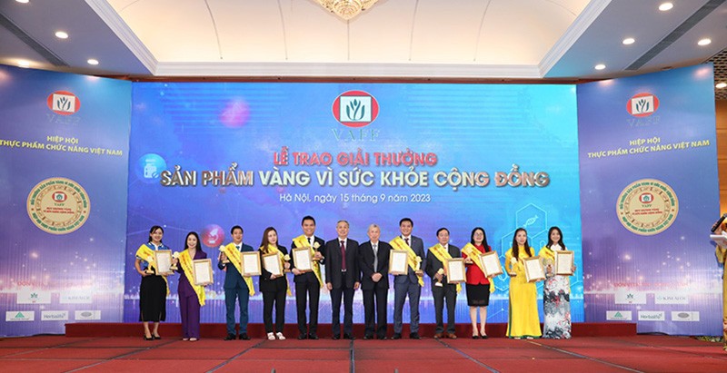 Vinh danh 'Sản phẩm Vàng vì sức khỏe cộng đồng' lần thứ 10 năm 2023 Vinh danh 'Sản phẩm Vàng vì sức khỏe cộng đồng' lần thứ 10 năm 2023
