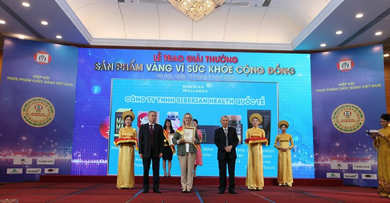 Vinh danh 'Sản phẩm Vàng vì sức khỏe cộng đồng' lần thứ 10 năm 2023 Vinh danh 'Sản phẩm Vàng vì sức khỏe cộng đồng' lần thứ 10 năm 2023