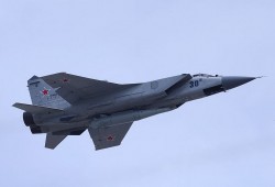 Không quân Nga cho tiêm kích chặn máy bay Mỹ trên biển Barents