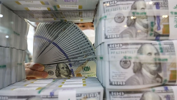 Tỷ giá ngoại tệ hôm nay 19/9: Tỷ giá USD, EUR, CAD, Yen Nhật, tỷ giá hối đoái... Các ông lớn ngân hàng tăng lãi suất, đồng bạc xanh 'rơi' nhẹ