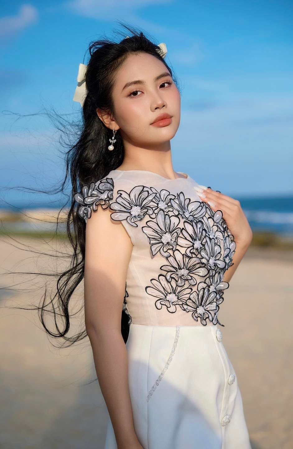 Nét đáng yêu của ca sĩ Phương Mỹ Chi Cô bé dân ca Phương Mỹ Chi 'biến hình' ngoạn mục ở tuổi 22