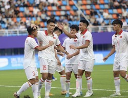 Bóng đá nam ASIAD 19: Thắng đậm Olympic Mông Cổ, đội tuyển Olympic Việt Nam vươn lên dẫn đầu bảng B