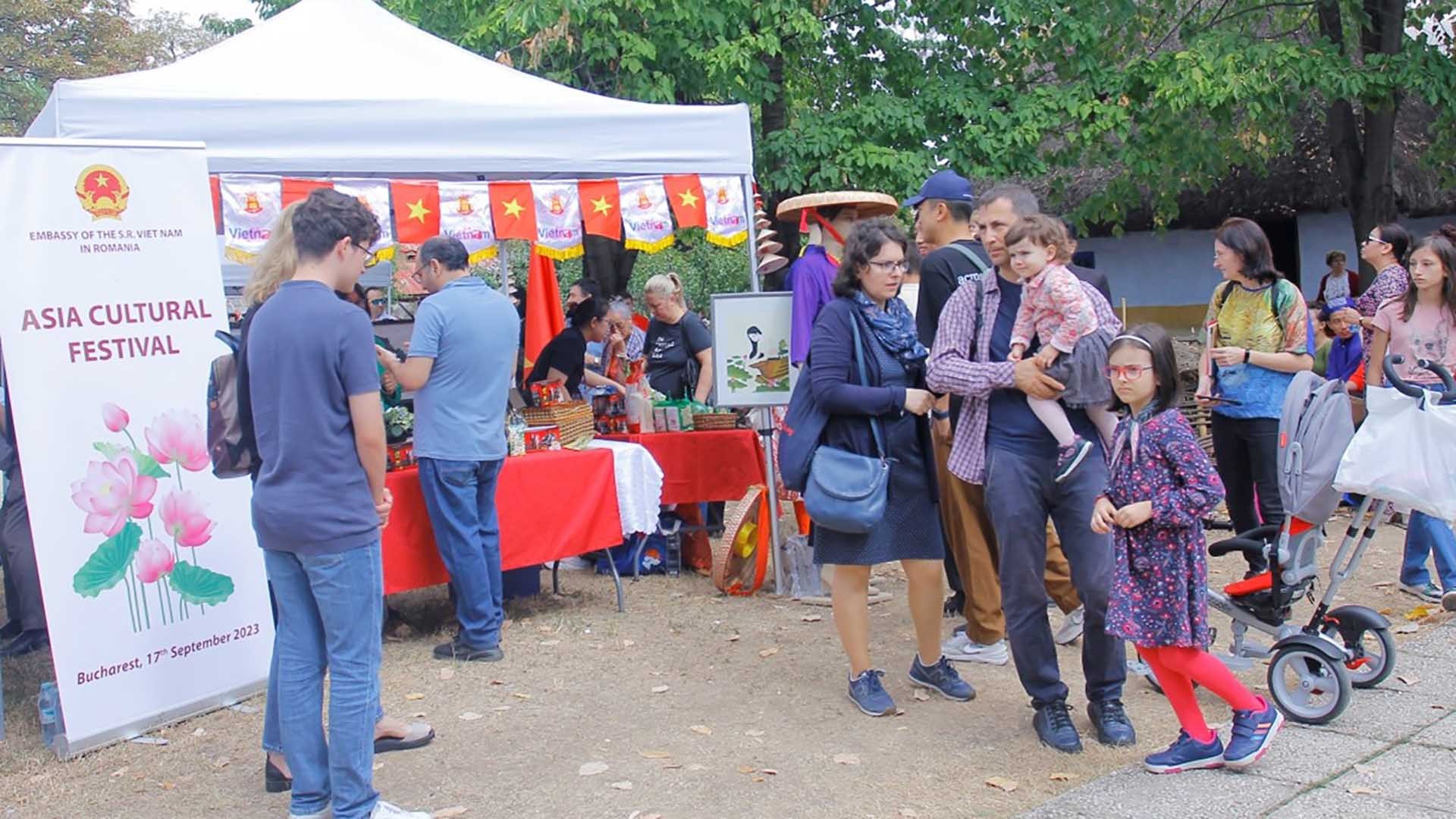 Đại sứ quán Việt Nam tham dự Ngày Văn hóa châu Á 2023 tại Romania
