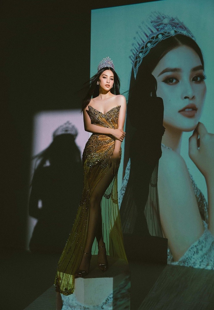 Hoa hậu Tiểu Vy đội vương miện, thực hiện bộ ảnh kỷ niệm 5 năm đăng quang Hoa hậu Việt Nam