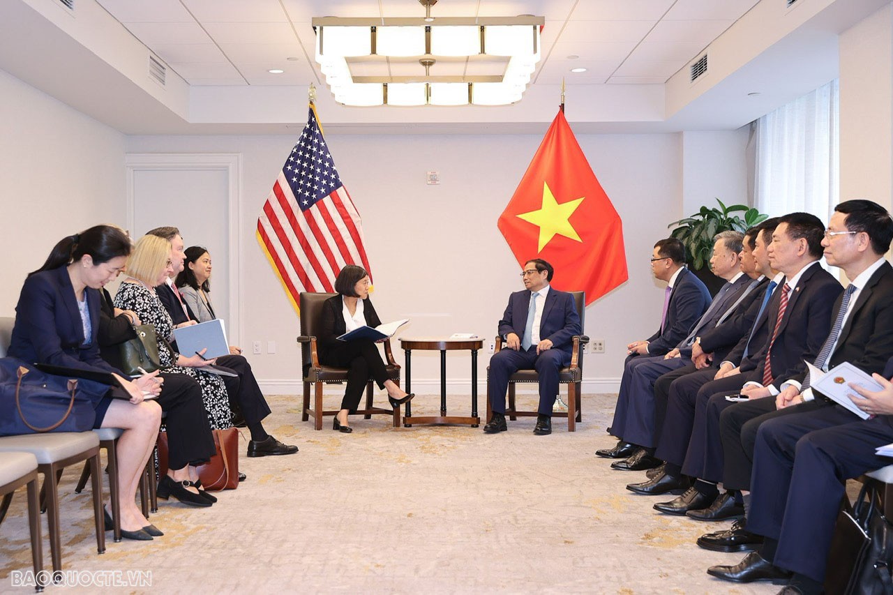 PM Pham Minh Chinh meets US Trade Representative, US Commerce Secretary