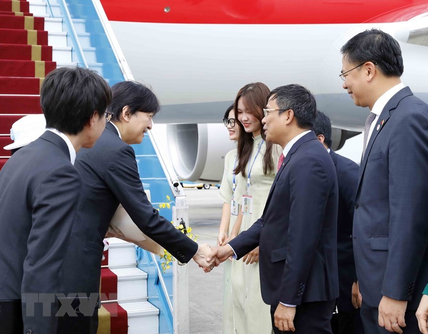 Japanese Crown Prince Akishino, Crown Princess Kiko arrived in Hanoi, starting visit to Vietnam