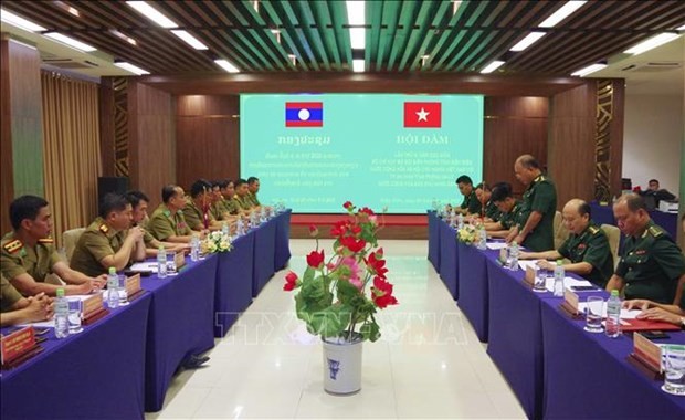 Border Guard Commands of Vietnamese, Lao provinces foster ties in border management