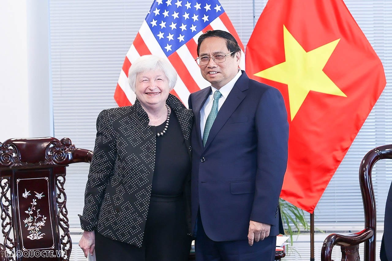 PM Pham Minh Chinh meets US Treasury Secretary, leaders of economic groups