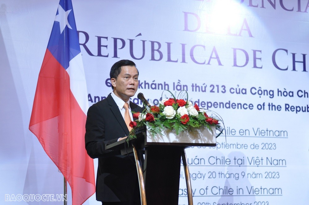 (09.21) Thứ trưởng Bộ Ngoại giao Hà Kim Ngọc điểm lại những cột mốc trong quan hệ Việt Nam-Chile sau hơn nửa thế kỷ. (Ảnh: Minh Quân)
