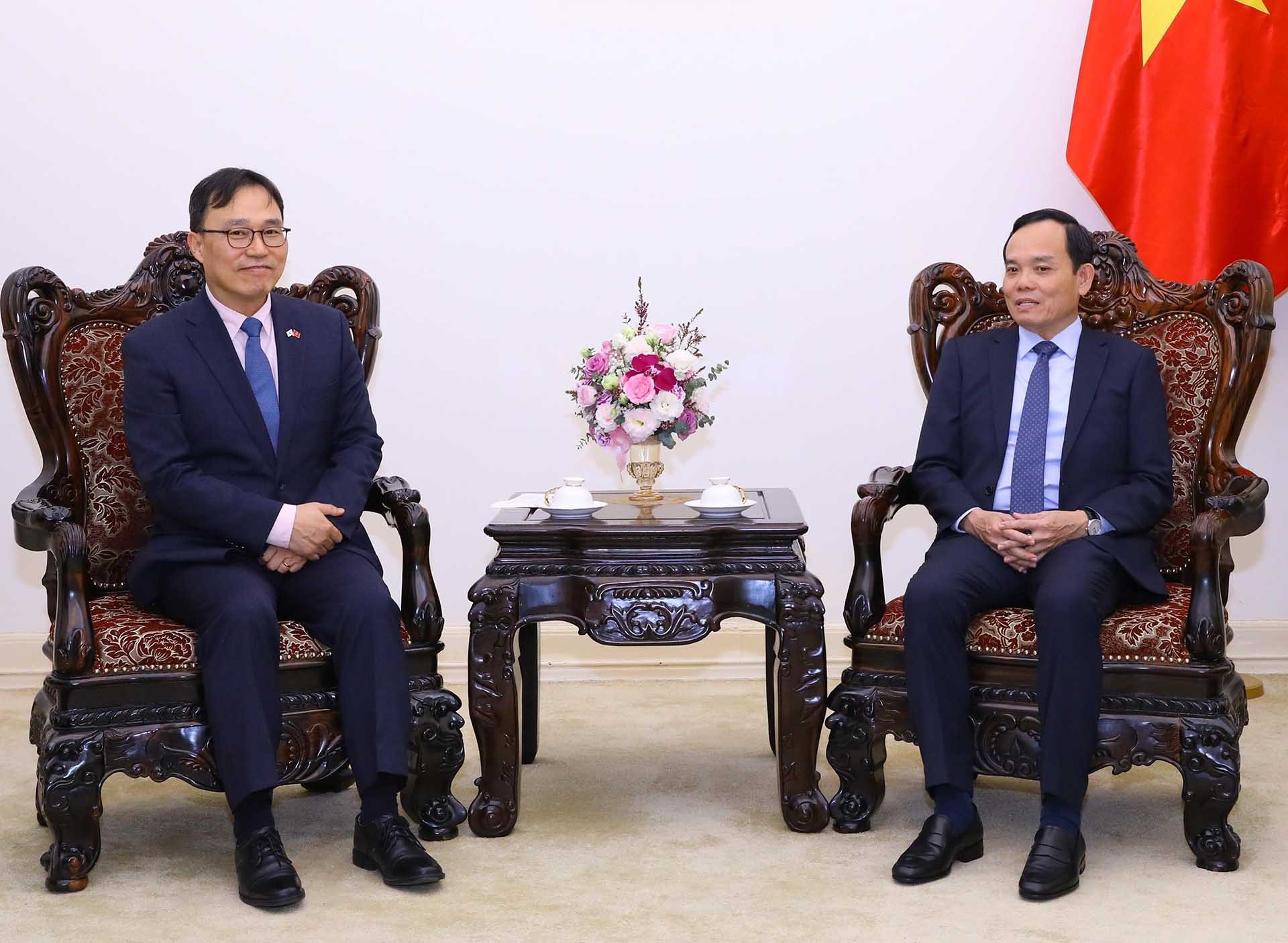 Phó Thủ tướng Trần Lưu Quang tiếp Đại sứ Hàn Quốc tại Việt Nam Choi Young Sam. (Nguồn: TTXVN)