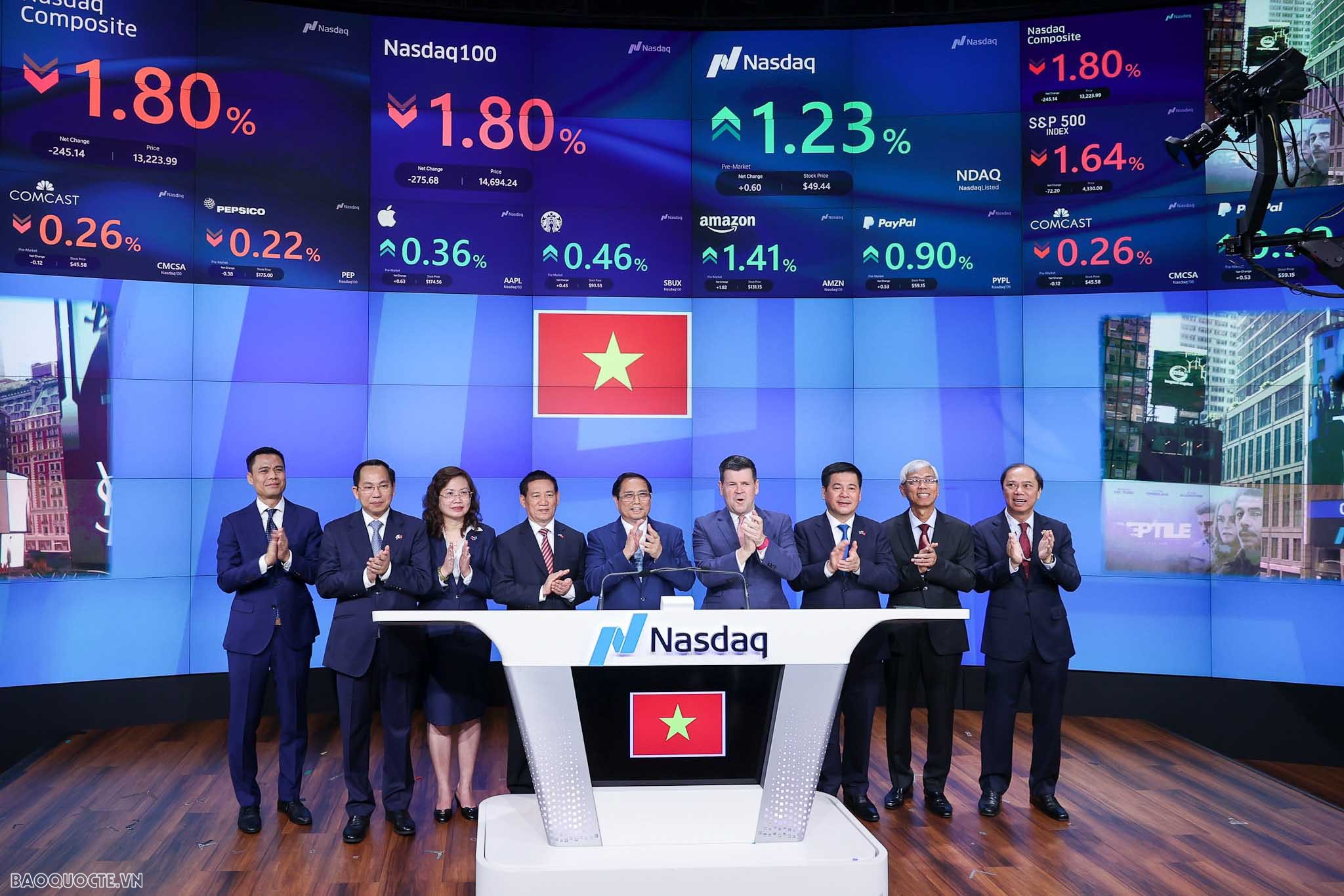 Rung chuông khai mạc tại Sàn chứng khoán NASDAQ, Thủ tướng mời các nhà đầu tư đến với Việt Nam