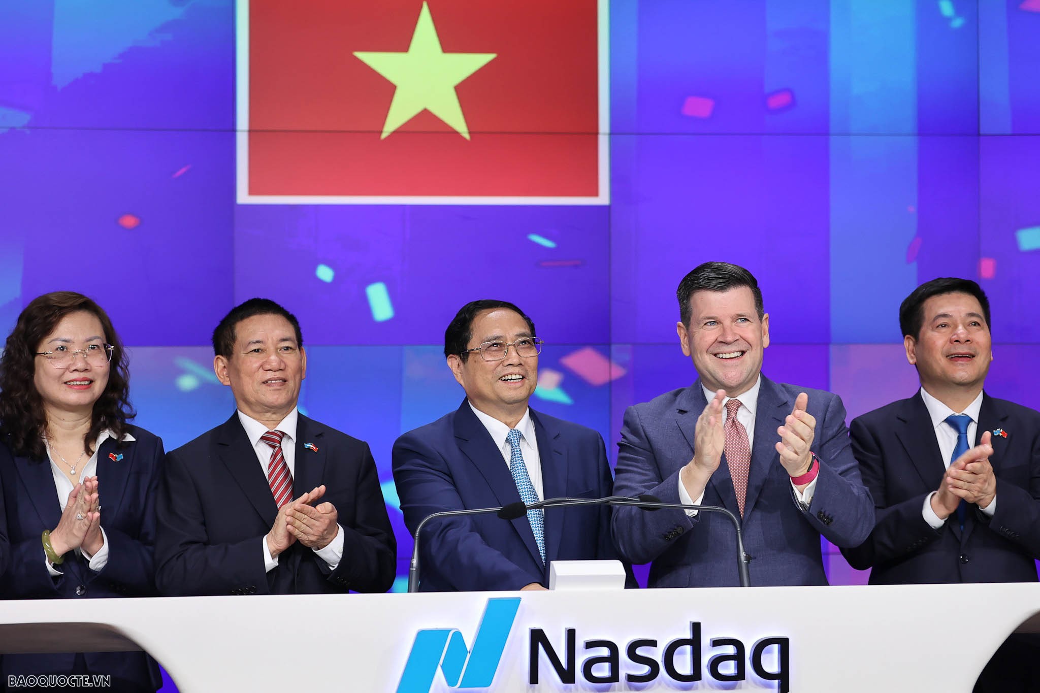 Rung chuông khai mạc tại Sàn chứng khoán NASDAQ, Thủ tướng mời các nhà đầu tư đến với Việt Nam