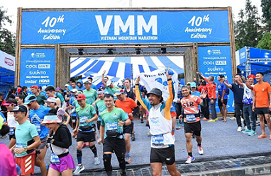 Hơn 4.000 vận động viên chinh phục đường chạy Vietnam Mountain Marathon mùa thứ 10