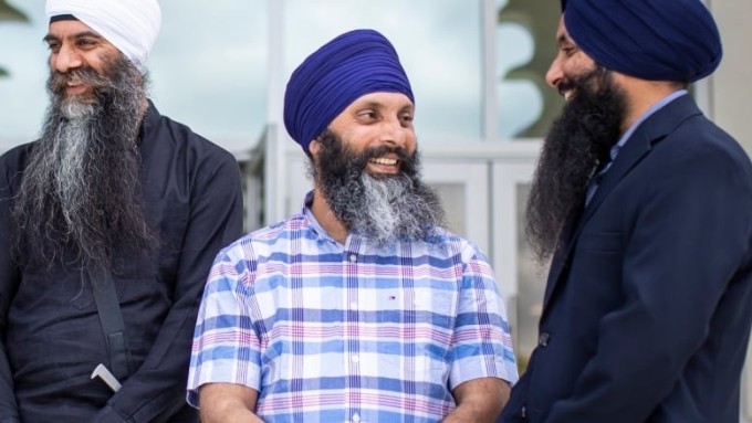 Hardeep Singh Nijjar (giữa) ở Surrey, tỉnh British Columbia, Canada hồi tháng 7/2019. Ảnh: CBC