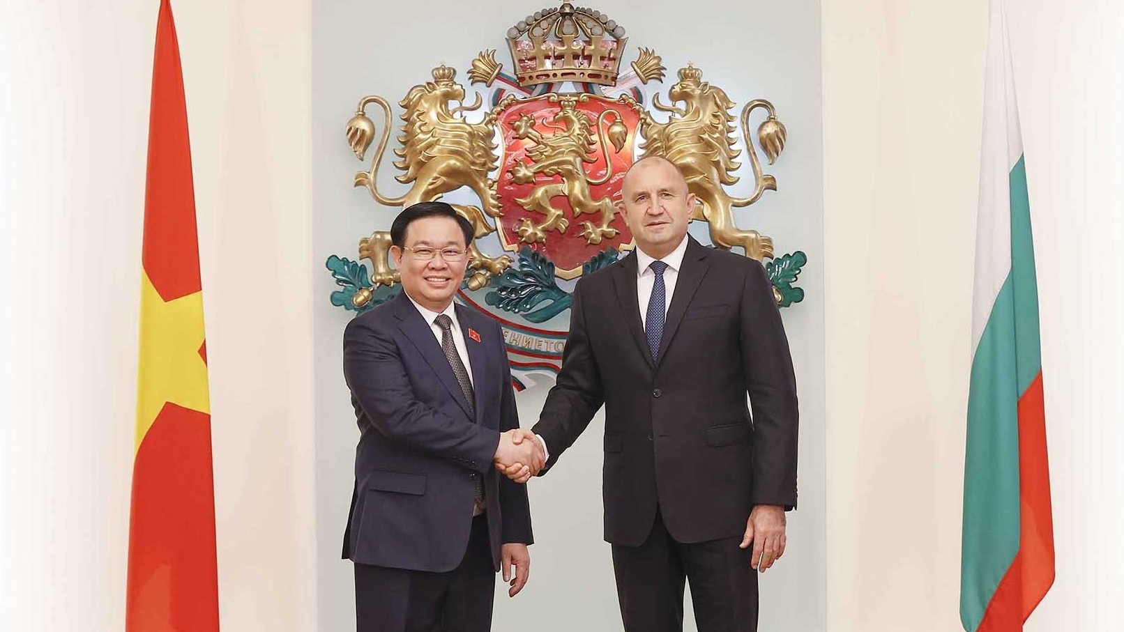 Chủ tịch Quốc hội Vương Đình Huệ hội kiến Tổng thống Bulgaria Rumen Radev