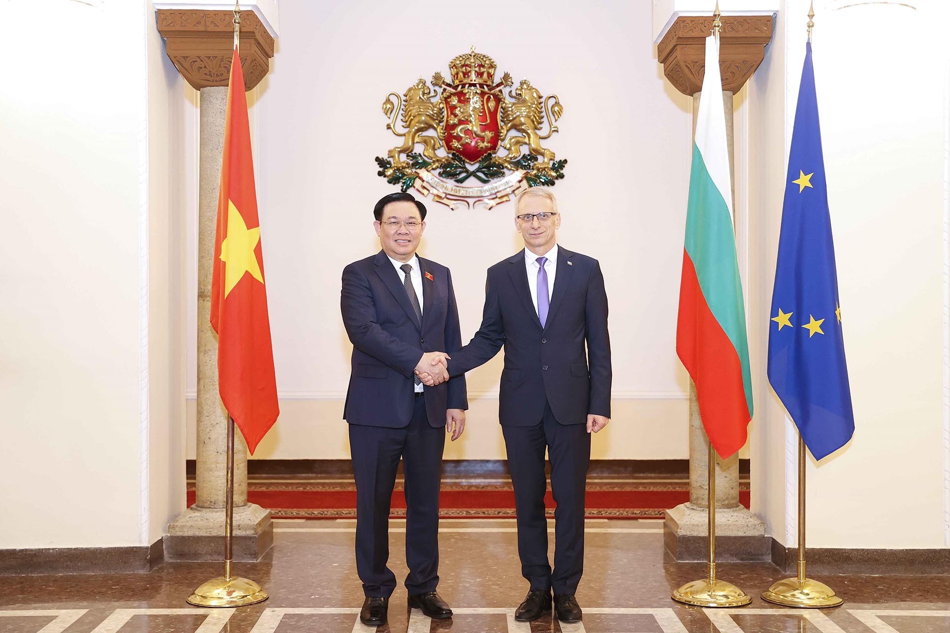 Chủ tịch Quốc hội Vương Đình Huệ hội kiến Thủ tướng Bulgaria