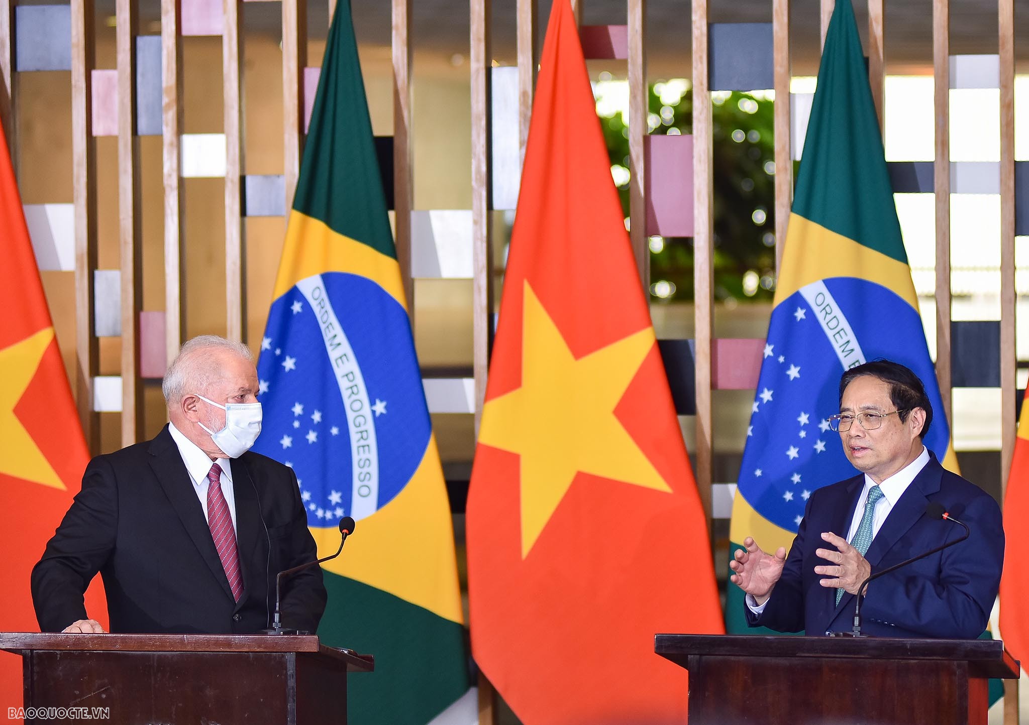 PM Pham Minh Chinh, Brazilian President Lula da Silva discuss measures for augmenting ties