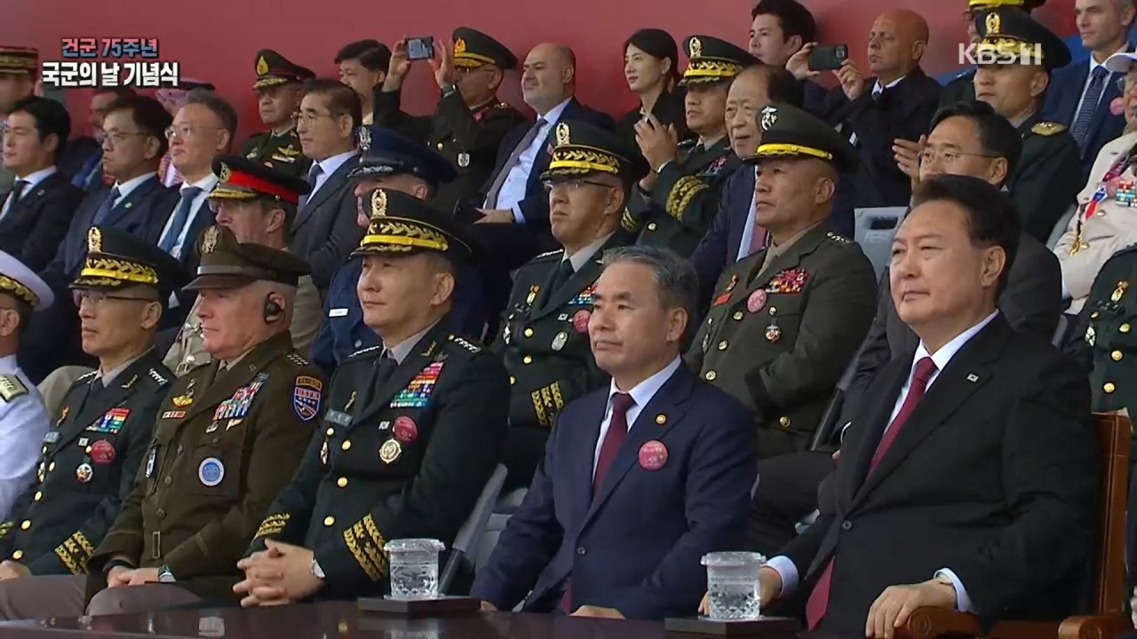 Hàn Quốc: Hàng loạt vũ khí hạng nặng xuất hiện tại lễ duyệt binh lớn nhất thập kỷ