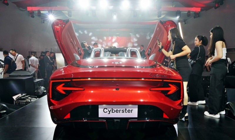 Cận cảnh xe thể thao điện MG Cyberster 2024 vừa có mặt tại Việt Nam