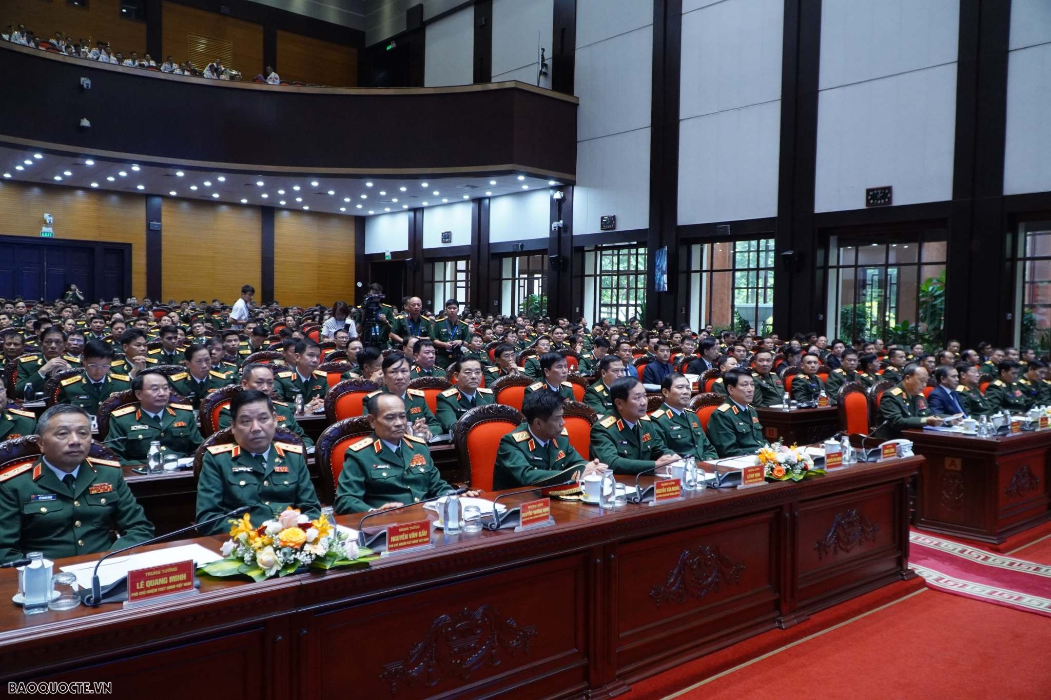 Trao tặng 36 huân chương và 32 bằng khen cho các tập thể, cá nhân Quân đội nhân dân Việt Nam