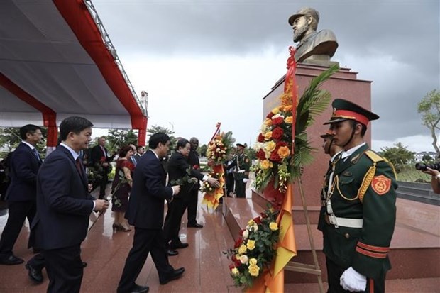 Cuban National Assembly leader commemorates Fidel Castro in Quang Tri