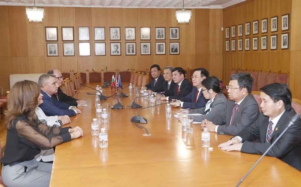 NA Chairman Vuong Dinh Hue visits Bulgaria’s University of National and World Economy