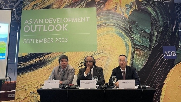 Vietnam's economy remains resilient amid weakening global demand: ADB