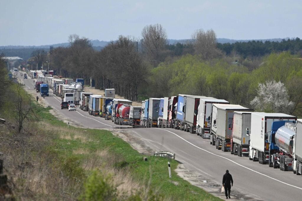 Giải cứu nông sản Ukraine: Ba Lan tìm cách xoa dịu căng thẳng